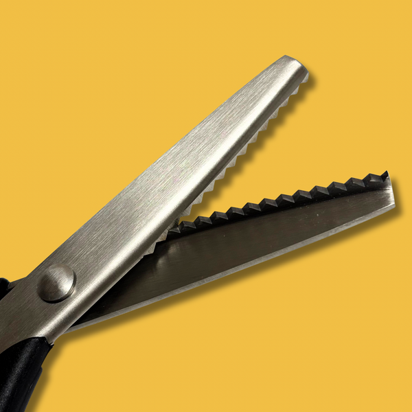 Tijera "Pinking" (Zig Zag) para cortar telas, 9"- Negro y Rojo