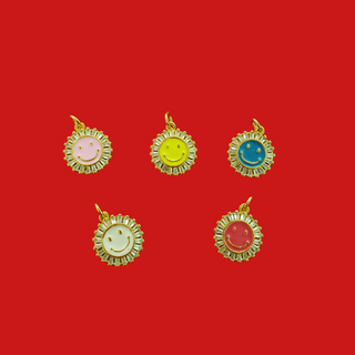 Charm Pequeño de Carita Felíz con zirconia, Color Oro- 1 pieza