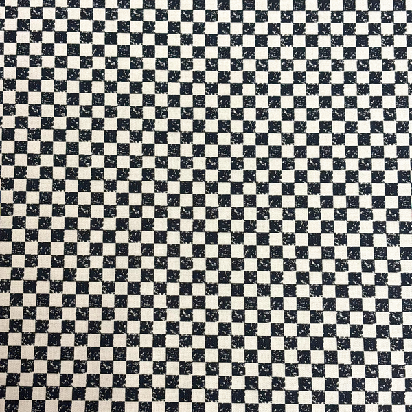 Tela Estampada de 100% Algodón 44/45" Checkers, Blanco / Negro - 1 yarda