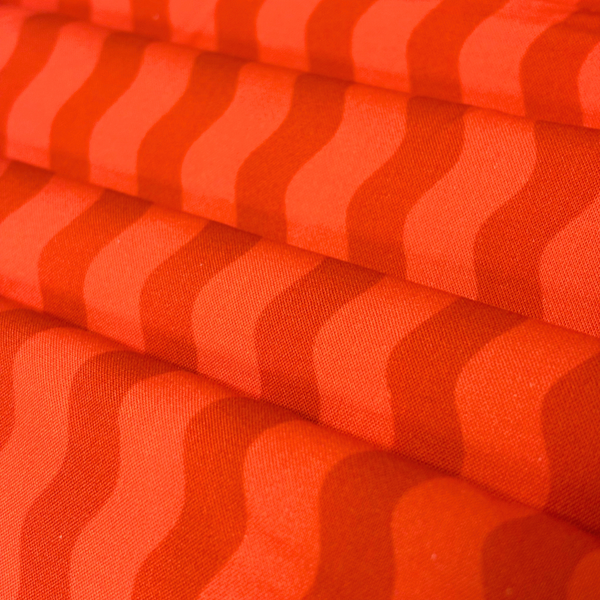 Tela Estampada de 100% Algodón 44" A Ruby + Bee Color Story, Deep Orange - 1 yarda