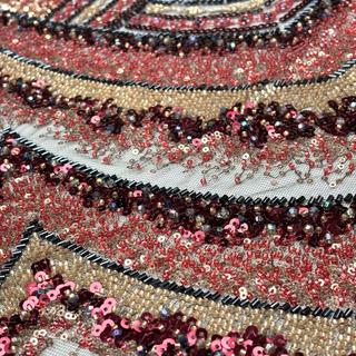 Tela Tulle de Encaje Bordada 65”, Negro / Rojo / Dorado - 1 yarda