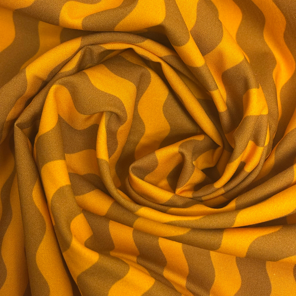 Tela Estampada de 100% Algodón 44" A Ruby + Bee Color Story, Soft Gold - 1 yarda