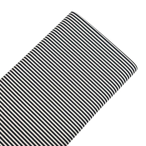 Tela Estampada de 100% Algodón 44" Rayas Finas, Negro- 1 yarda