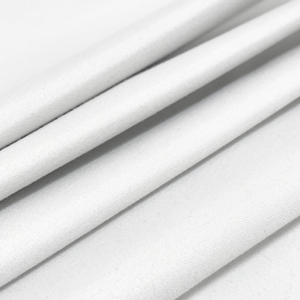 Tela Blackout 54'' 100% Poliéster, Blanco - 1 yarda