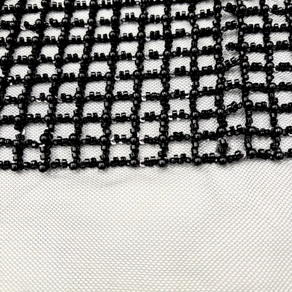 Tela Tulle de Encaje Bordada 65", Negro - 1 yarda