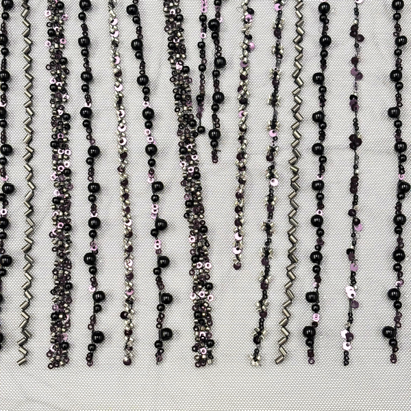 Tela Tulle de Encaje Bordada 65", Negro / Plateado - 1 yarda