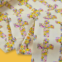 Tela Estampada de 100% Algodón , 44/45" - Cruces con Flores