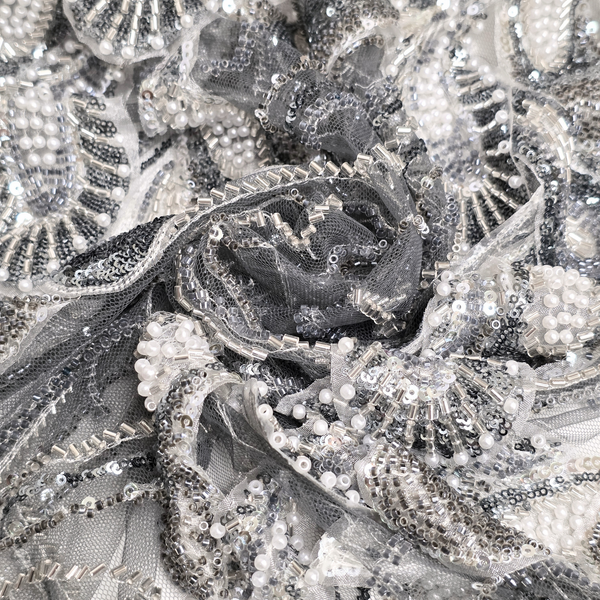 Tela Tulle de Encaje Bordada 65", Gris - 1 yarda