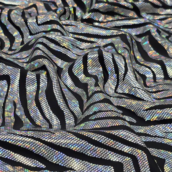Tela Licra Holográfica 60", Estampado de Zebra Nergro y Plateado - 1 yarda