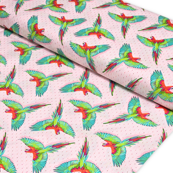 Tela Estampada de 100% Algodón 44" Guacamayos, Rosa - 1 yarda