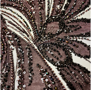 Tela Tulle de Encaje Bordada 65”, Vino / Negro - 1 yarda