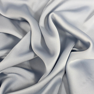 Tela Charmeuse 58", 1 yarda - Gris Claro