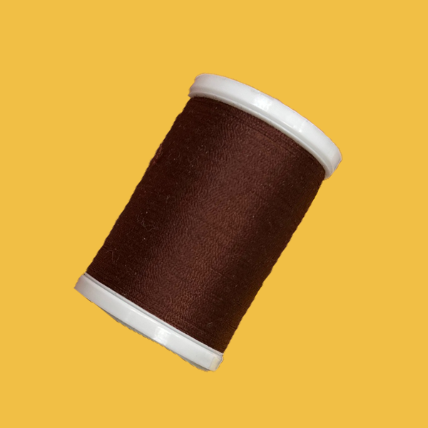 Dual Duty Sewing Thread; All Purpose, Chocolate Brown/ Hilo de coser color marron